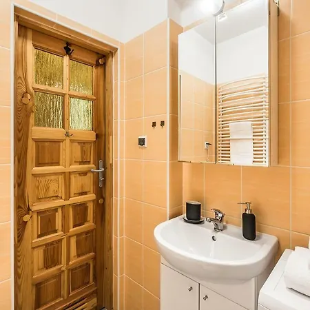 Sea Flats Studio - Beach & Private Parking-3